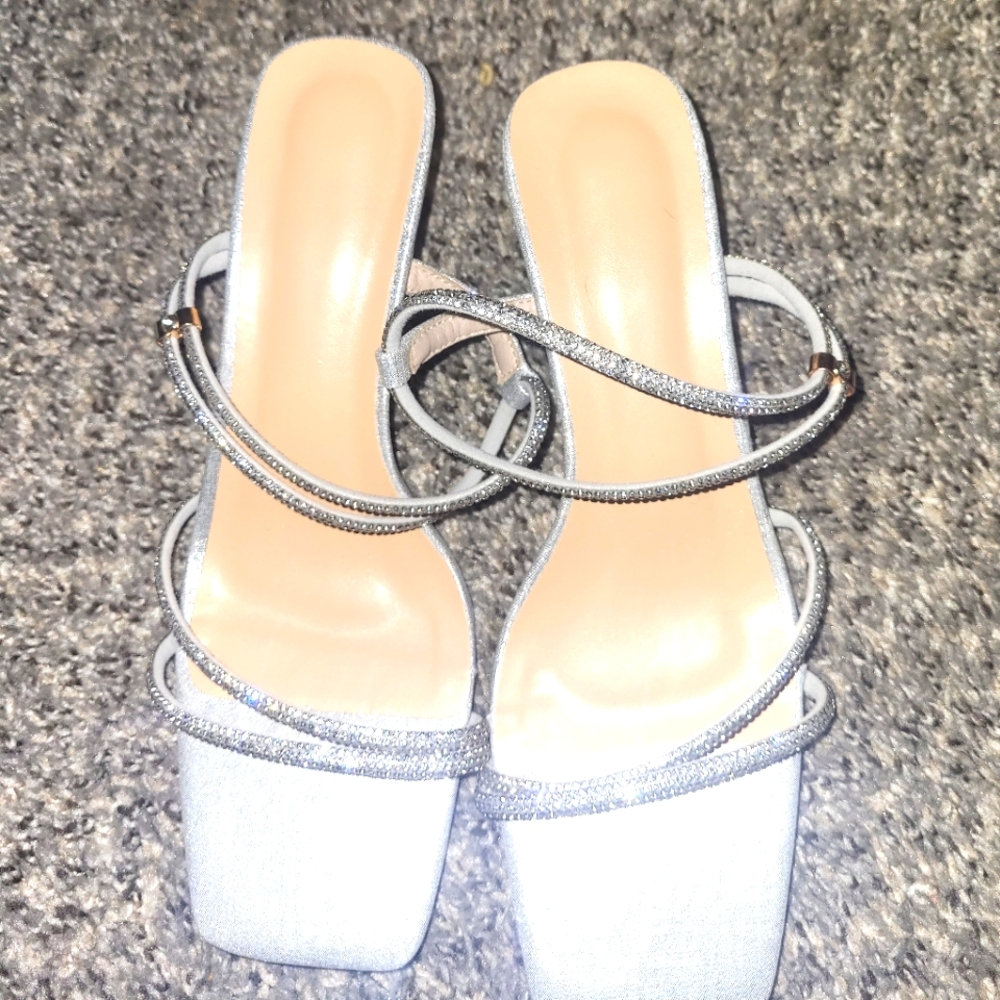 Womens Silver strappy heels